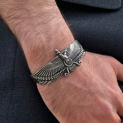دستبند بنگل مردانه مدل فروهر کد Men0024